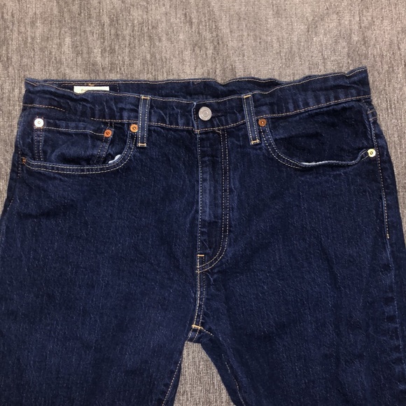 Men’s Levi Jeans - Picture 2 of 3